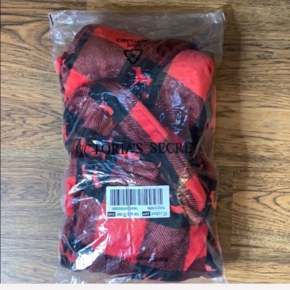 Victoria’s Secret PINK Red Buffalo Plaid Dog Logo Plush Bath Robe Size M/L - Picture 5 of 5